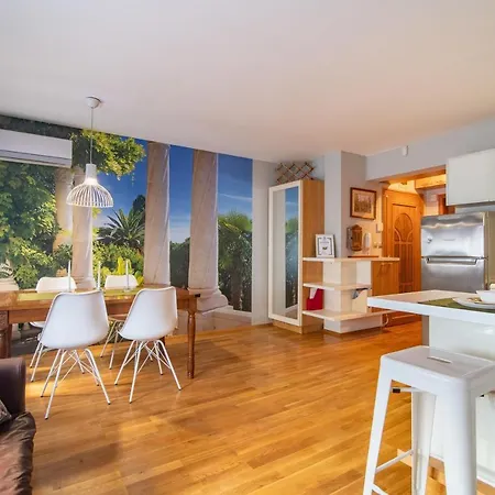 Апартаменты Colorful Oasis - Central 1-bedroom Flat In