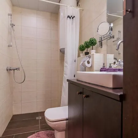 Colorful Oasis - Central 1-bedroom Flat In Apartamento Varna